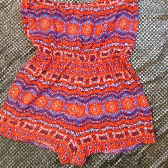Strapless romper size medium - Picture 2 of 5